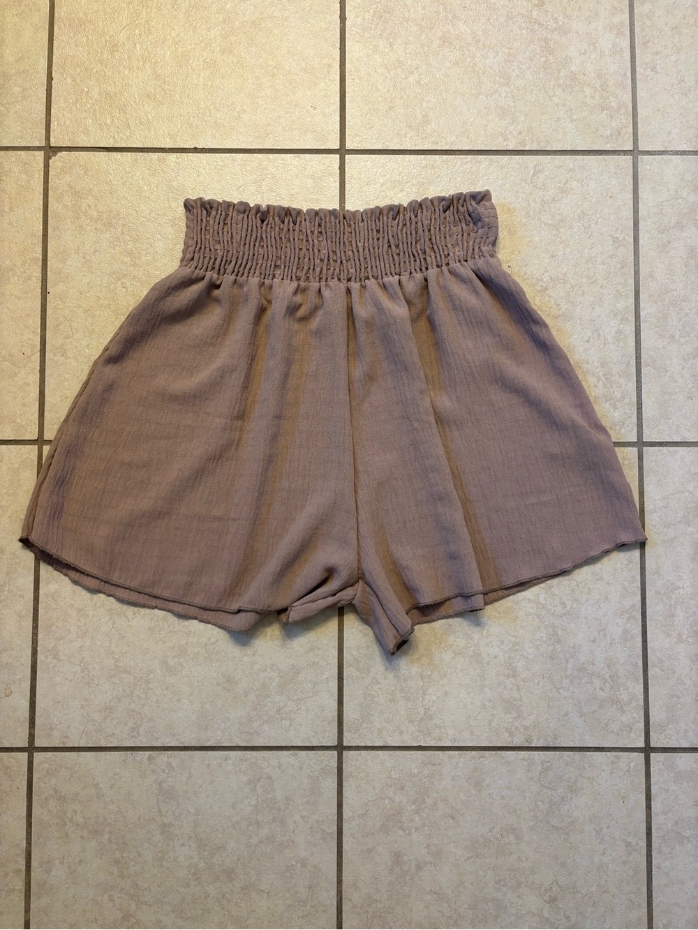 7 Day Weekend Women’s Large Smocked Waist Flowy Shorts Mauve Taupe Pull On Boho